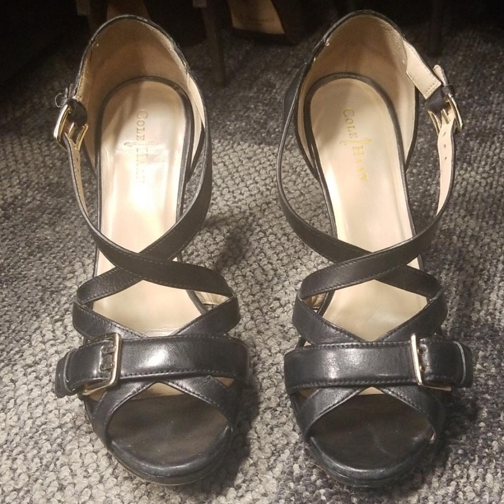 Cole Haan 7 black leather sandals